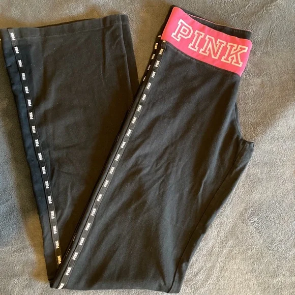 Victoria's Secret PINK BlackYoga. - Picture 2 of 4